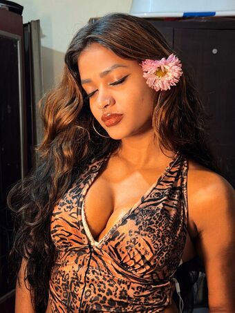 rasleeela Alastonkuvavuotoja OnlyFansista 2