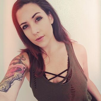 Renee Alastonkuvavuotoja OnlyFansista 21