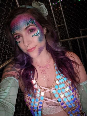 Renee Alastonkuvavuotoja OnlyFansista 25