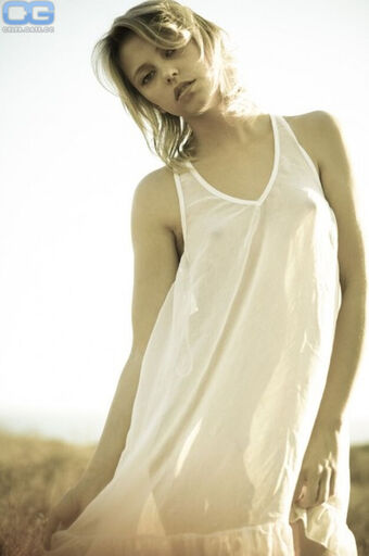 Riley Voelkel Alastonkuvavuotoja OnlyFansista 7