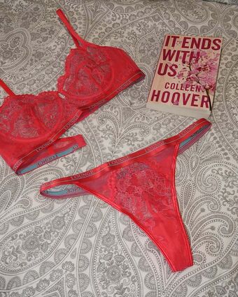 Robyn Emily Alastonkuvavuotoja OnlyFansista 30