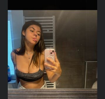 Rorogirl Alastonkuvavuotoja OnlyFansista 5