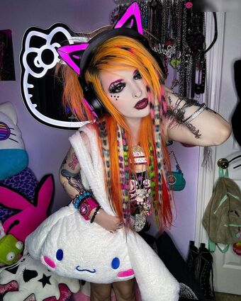 Roxy Katrina Alastonkuvavuotoja OnlyFansista 18