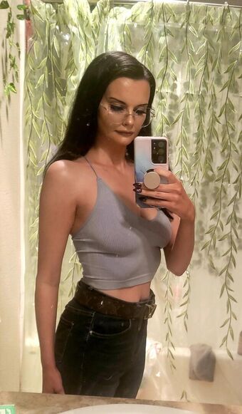 Sabine Alastonkuvavuotoja OnlyFansista 27