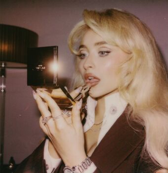 Sabrina-carpenter
