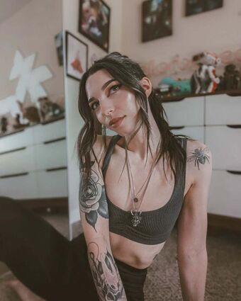 sailorbeeee Alastonkuvavuotoja OnlyFansista 2