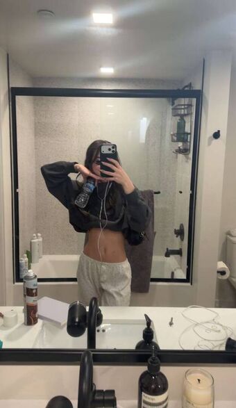 Sakura Shymko Alastonkuvavuotoja OnlyFansista 142