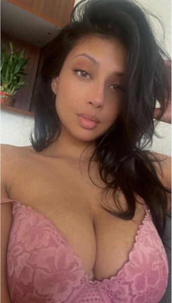 Sameea Bangera Alastonkuvavuotoja OnlyFansista 12