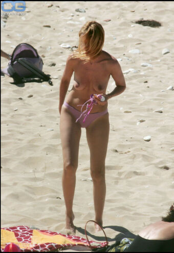 sandrine Alastonkuvavuotoja OnlyFansista 7