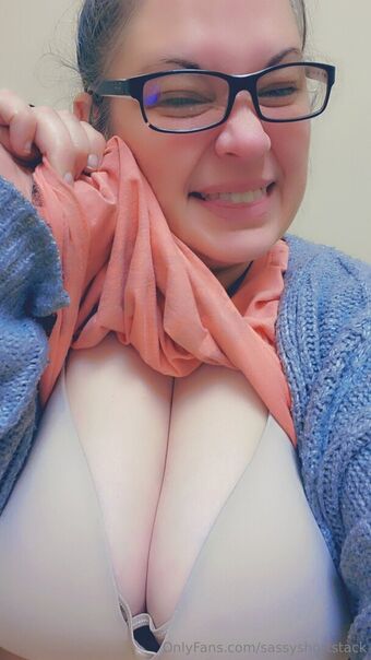 sassyshortstack Alastonkuvavuotoja OnlyFansista 2