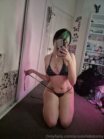 scissorlobotomy Alastonkuvavuotoja OnlyFansista 17
