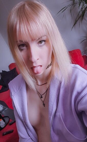 secretsaria Alastonkuvavuotoja OnlyFansista 16