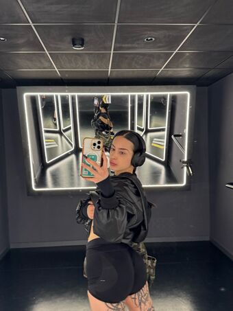 selfishara Alastonkuvavuotoja OnlyFansista 34