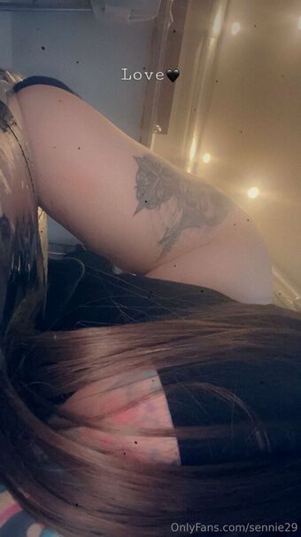 sennie29 Alastonkuvavuotoja OnlyFansista 6