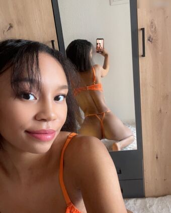 Shaney Alastonkuvavuotoja OnlyFansista 12