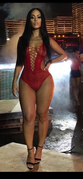 Sherry Foreign Alastonkuvavuotoja OnlyFansista 11