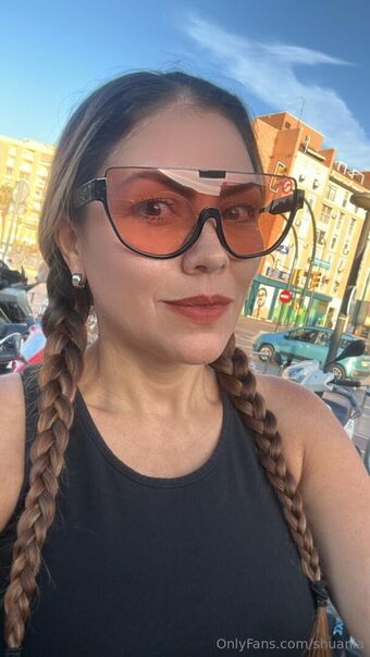 shuania Alastonkuvavuotoja OnlyFansista 4