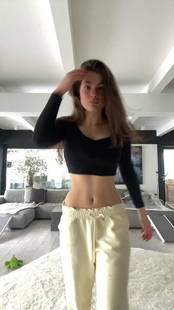 Siennarlv Alastonkuvavuotoja OnlyFansista 14