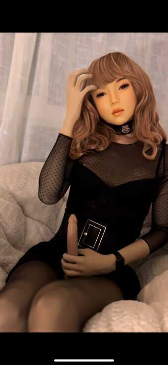 silkcovered Alastonkuvavuotoja OnlyFansista 9