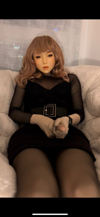 silkcovered Alastonkuvavuotoja OnlyFansista 10