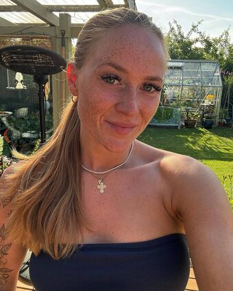 Simona Dalgaard Alastonkuvavuotoja OnlyFansista 6