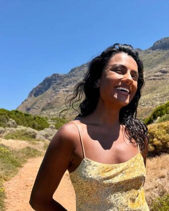 Simone Ashley Alastonkuvavuotoja OnlyFansista 133