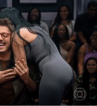 Simone E Simaria Alastonkuvavuotoja OnlyFansista 31