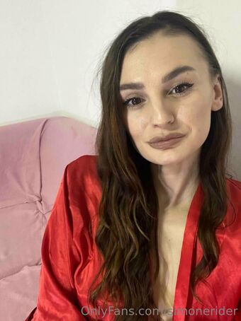 simonerider Alastonkuvavuotoja OnlyFansista 18