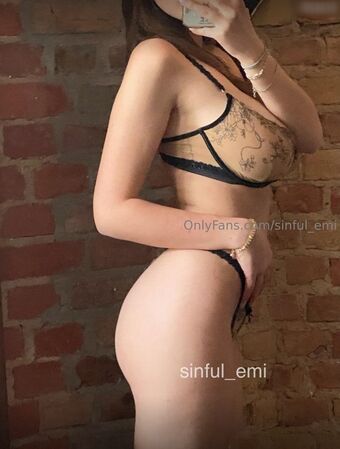 sinful_emi Alastonkuvavuotoja OnlyFansista 73