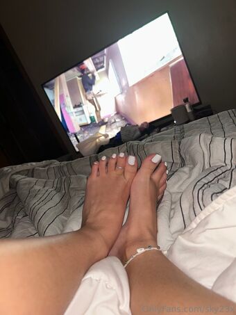 sky23x Alastonkuvavuotoja OnlyFansista 11