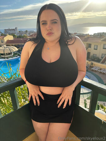 skyeloux Alastonkuvavuotoja OnlyFansista 10