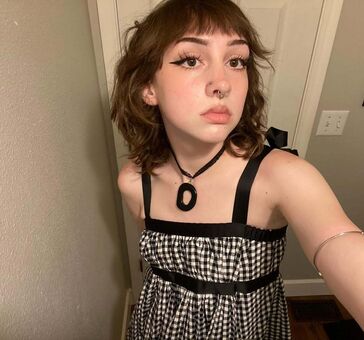 smallwoundedfawn Alastonkuvavuotoja OnlyFansista 10