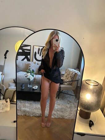Sofia Lundback Alastonkuvavuotoja OnlyFansista 4