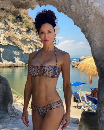 Sofia Milos Alastonkuvavuotoja OnlyFansista 16