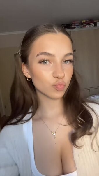 Sofia Pop Alastonkuvavuotoja OnlyFansista 6