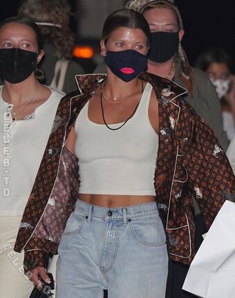 Sofia Richie Alastonkuvavuotoja OnlyFansista 183
