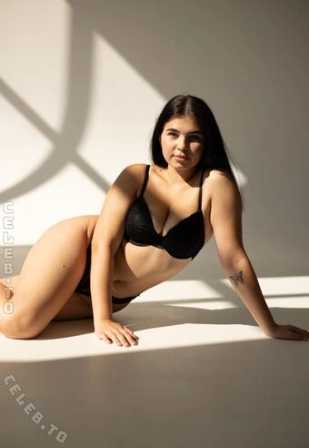 SofiaSun Alastonkuvavuotoja OnlyFansista 55
