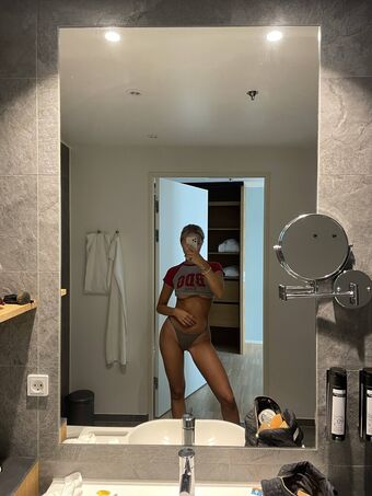 Sofie Mai Alastonkuvavuotoja OnlyFansista 4