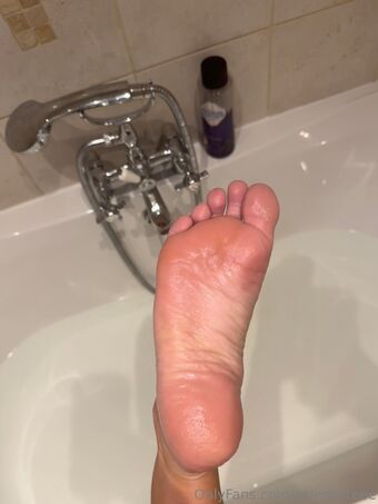 solesbyteee Alastonkuvavuotoja OnlyFansista 7