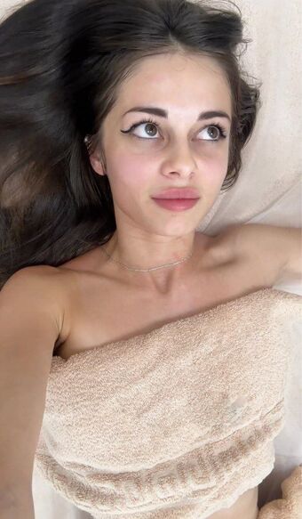 SolorUlia Alastonkuvavuotoja OnlyFansista 7
