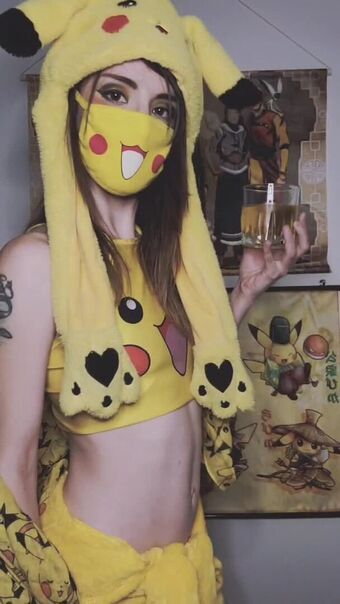 Soupachu Alastonkuvavuotoja OnlyFansista 9