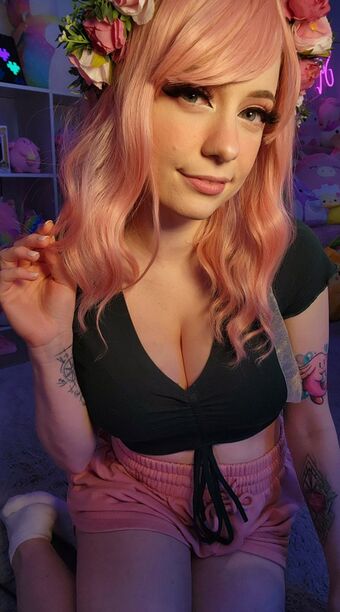 SquishShe Alastonkuvavuotoja OnlyFansista 101