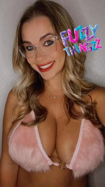 stasia_bri Alastonkuvavuotoja OnlyFansista 35