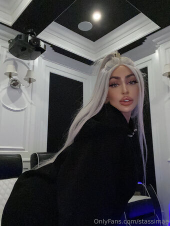 stassimae Alastonkuvavuotoja OnlyFansista 16