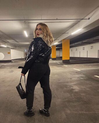 Stefanie Alastonkuvavuotoja OnlyFansista 29
