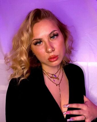 Stefanie Alastonkuvavuotoja OnlyFansista 39