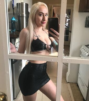 Stephanie Adele Alastonkuvavuotoja OnlyFansista 13