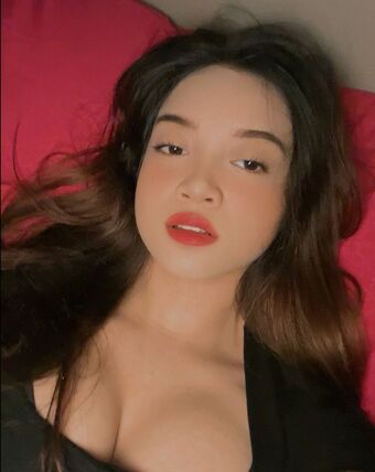 Stephanie Lee