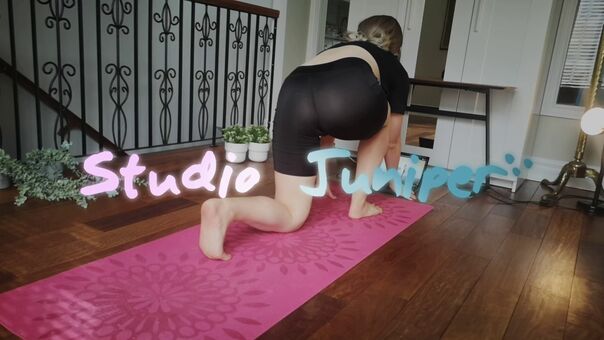 Studio Juniper Alastonkuvavuotoja OnlyFansista 23