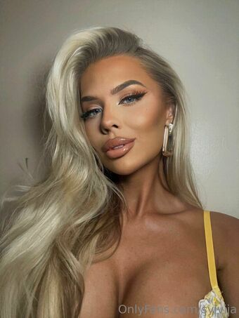 Sylvijaa Alastonkuvavuotoja OnlyFansista 26